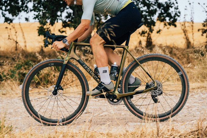 Gravel Bikes BASSO Palta GRX 800 2x11 Gold Burn/Microtech MX25 - 2023