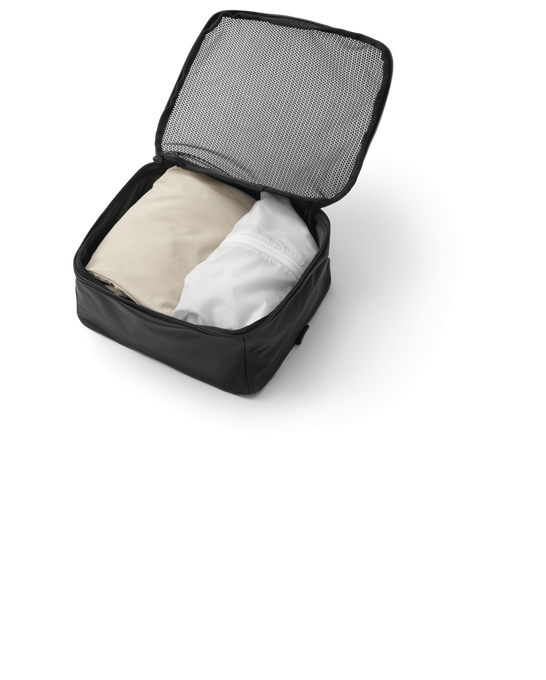 Organizator Db Essential Packing Cube M Black Out - 2024/25