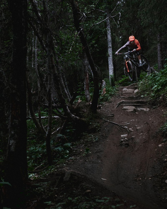 Cască de bicicletă POC Kortal Race MIPS Portocaliu Fluorescent Orange AVIP/Negru Uraniu Matt - 2024