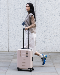 Geantă de călătorie Db Ramverk Carry-on Fogbow Beige - 2024/25
