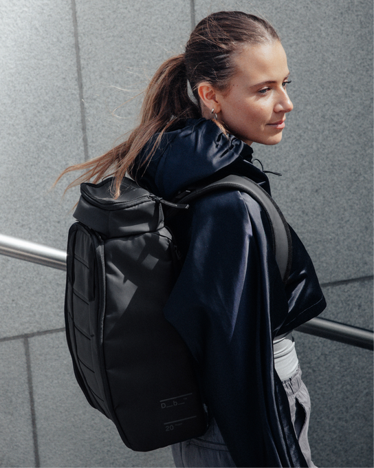 Rucsac de Hidratare DB Hugger Backpack 20L Black Out