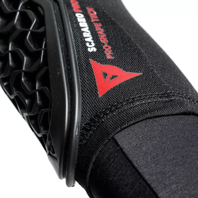 Protecții pentru genunchi Dainese Scarabeo Pro Knee Guards  Black - 2023