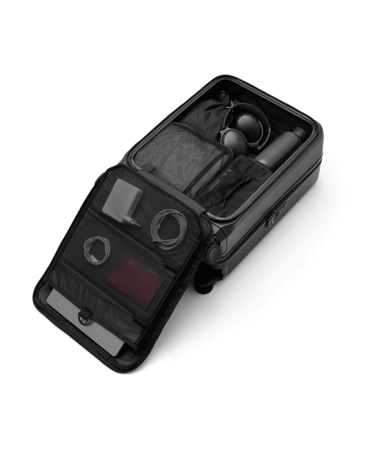 Geantă de călătorie Db Ramverk Front Access Carry-on Black Out - 2024/25